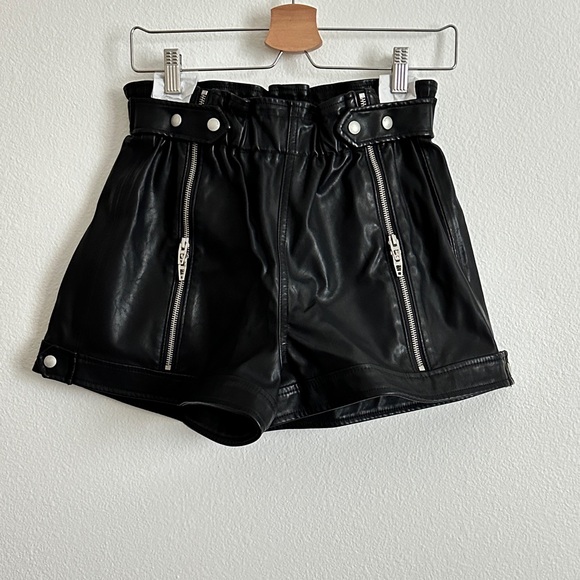 Blank NYC Black Vegan Faux Leather Paperbag Zipper Accent Shorts Size 29 - Picture 8 of 8